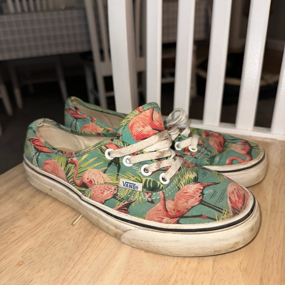 Flamingo vans